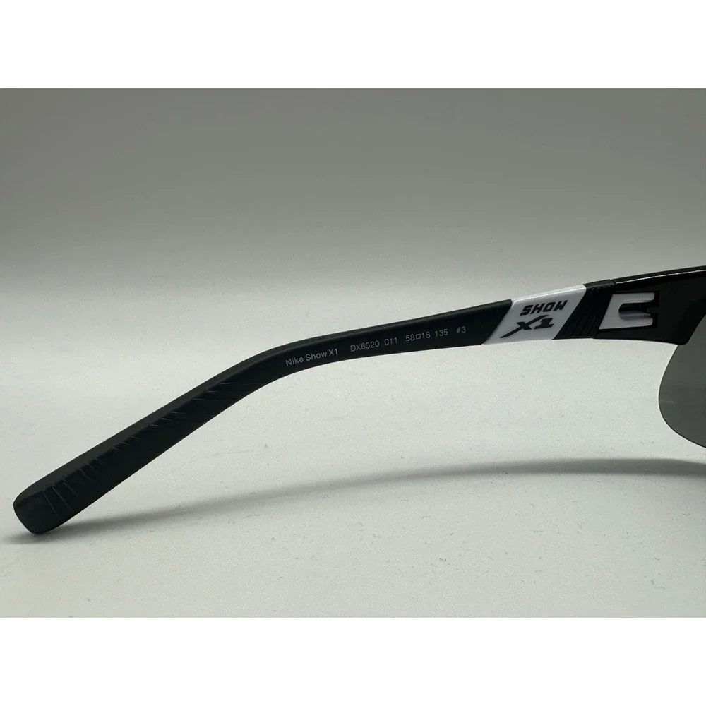 Nike Sunglasses Show X1 DX6520 011‎ 58-18-135 - Black